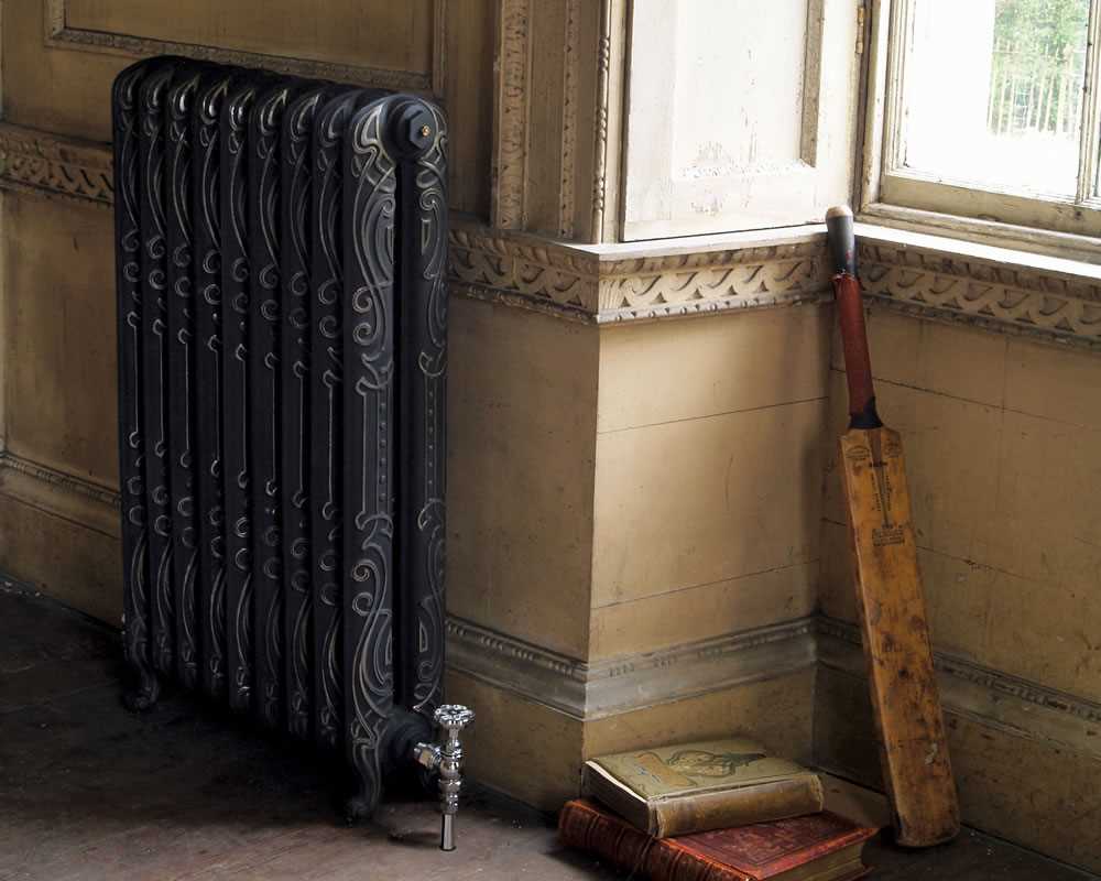 Orleans cast iron column radiator in highlight finish